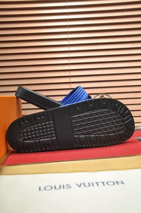 Picture of Louis Vuitton Slippers _SKULVsz38-45mnf08011234